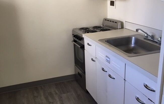 1 bed, 1 bath, 548 sqft, $1,249, Unit 404A