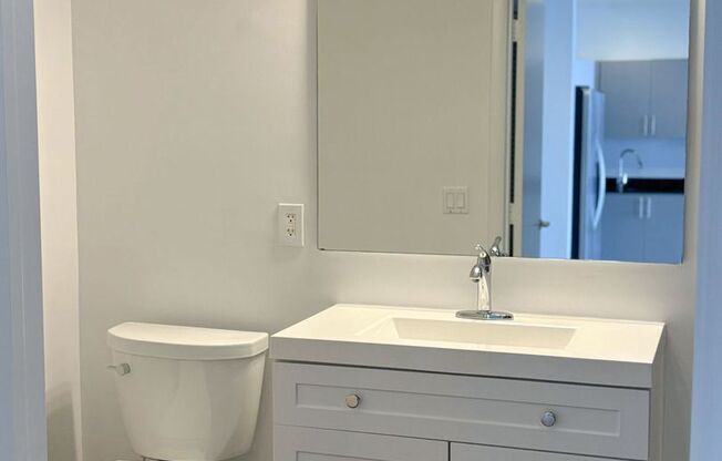 Studio, 1 bath, 962 sqft, $3,100, Unit Unit 704