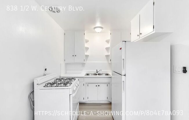 838 1/2 W CENTURY BLVD