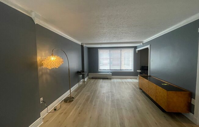 Logan Circle Spacious Efficiency w/Full Bath, All Utilities Included, Pool and 24 Hour Concierge