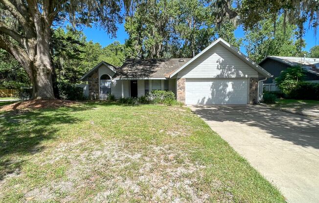 3/2 Pet Friendly Home in Summer Creek! Available early June! *Approved Application*