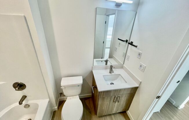 Studio, 1 bath, 326 sqft, $1,175, Unit 8