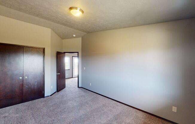 2 beds, 2 baths, 1,275 sqft, $1,635, Unit 591-04