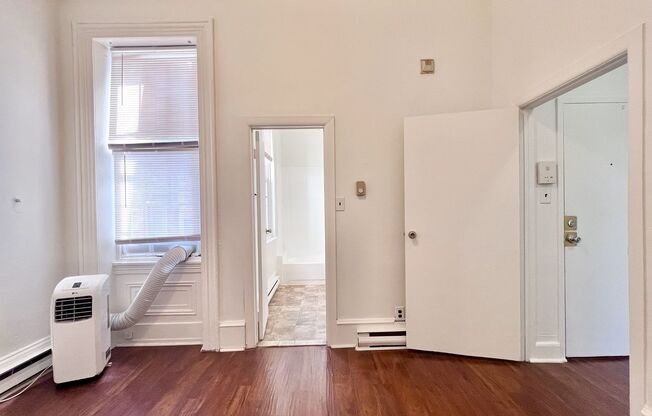 1 bed, 1 bath, $1,425, Unit #2F