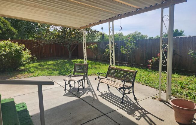 3 beds, 2 baths, $3,300