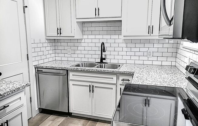 2 beds, 1 bath, 800 sqft, $1,200, Unit 5