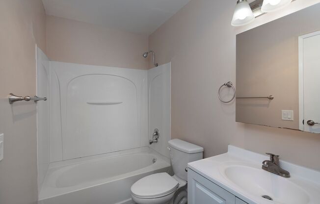 1 bed, 1 bath, 704 sqft, $1,995, Unit B-27