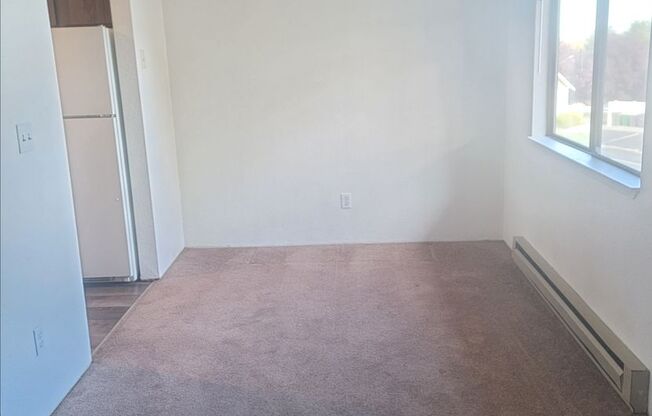 2 beds, 1 bath, 870 sqft, $1,195, Unit Unit D