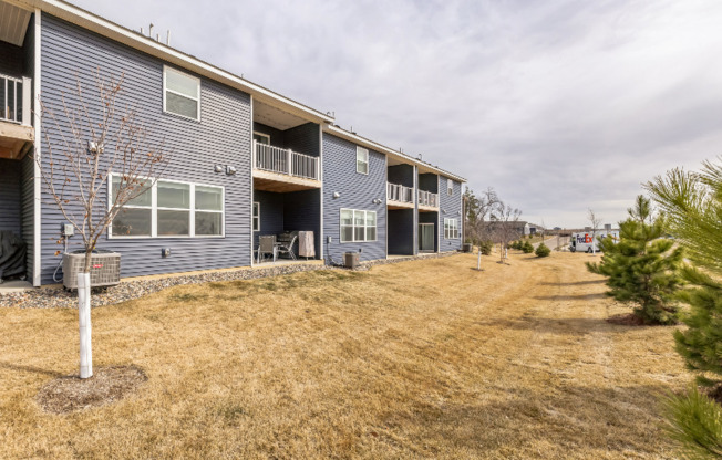 6432 GENEVIEVE TRL S