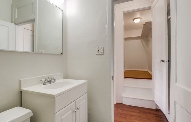 Studio, 1 bath, 360 sqft, $1,695, Unit 11