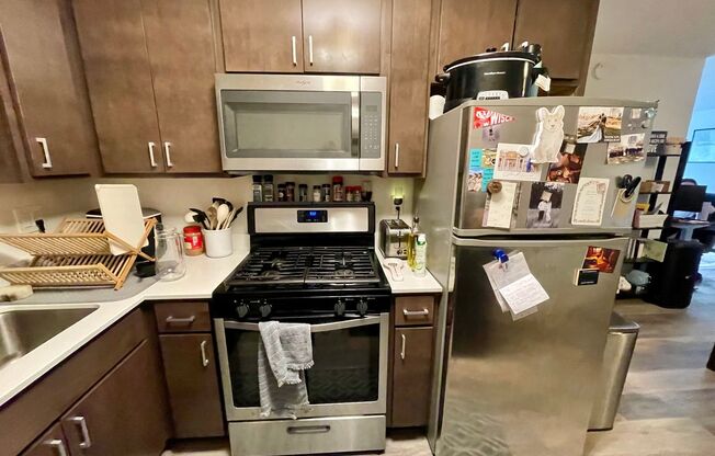 2 beds, 1 bath, $1,395, Unit 222