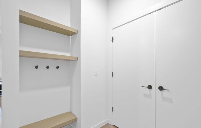 1 bed, 1 bath, 703 sqft, $1,750, Unit 215