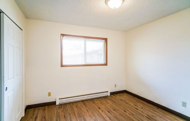 2 beds, 1 bath, 800 sqft, $1,175, Unit 819