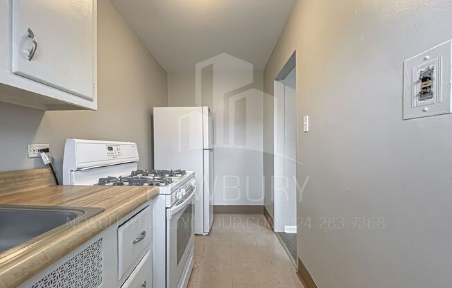 1 bed, 1 bath, 564 sqft, $649, Unit T 22