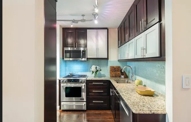 255 W 85 ST