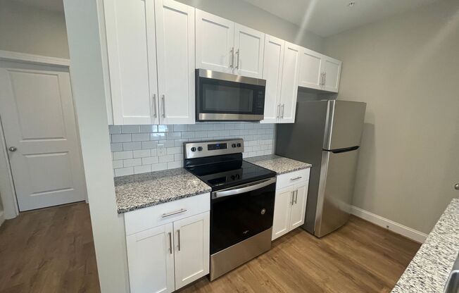 1 bed, 1 bath, 1,000 sqft, $1,400, Unit 5748-303