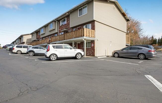 2 beds, 1.5 baths, 1,100 sqft, $1,650, Unit 30