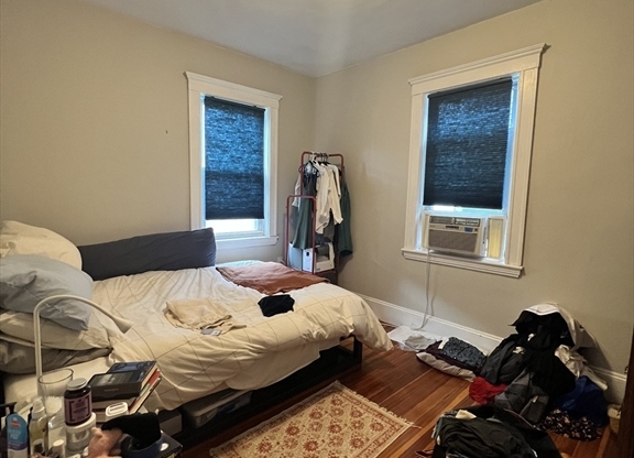 3 beds, 1 bath, $3,000, Unit 1