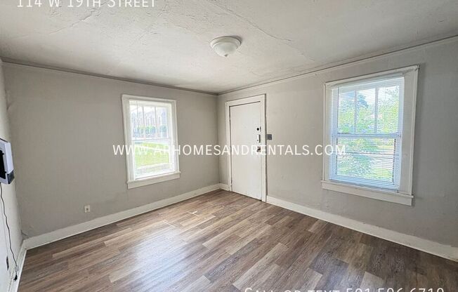 114 W 19 ST