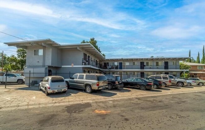 2562 TRACTION AVE
