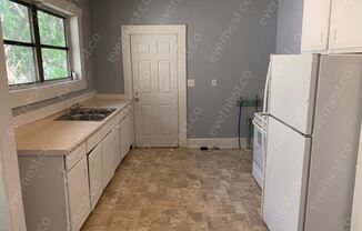 2512 15th St W