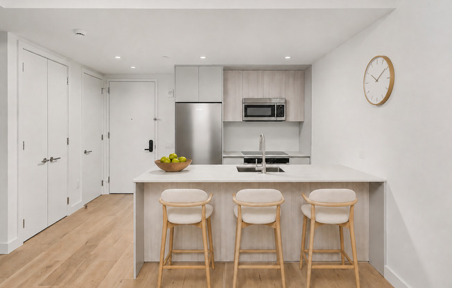 1 bed, 1 bath, $3,483, Unit 6G