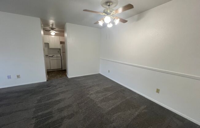 2 beds, 2 baths, 1,000 sqft, $1,275, Unit 812