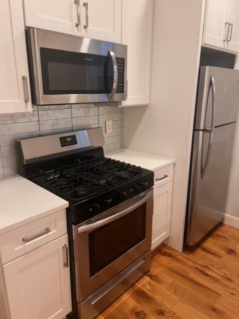 3 beds, 2 baths, 900 sqft, $3,300, Unit 2