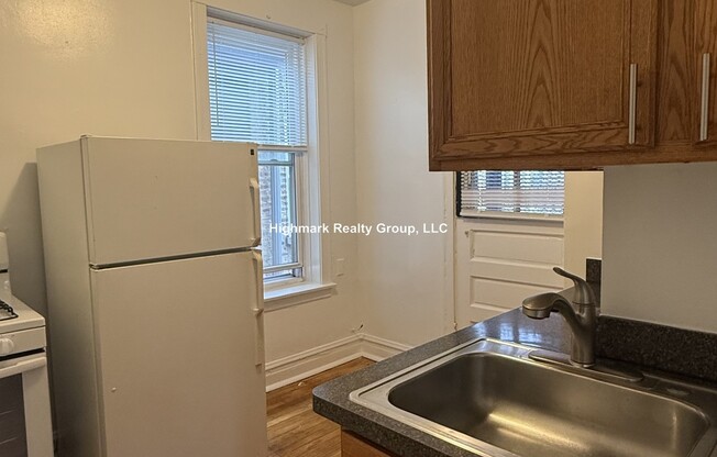 2956 W BELLE PLAINE