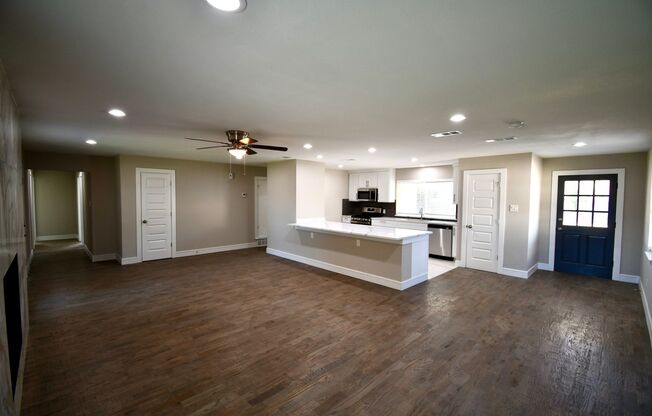 NEWLY REMODELED 4 Bd, 3.5 Bath Home For Lease!