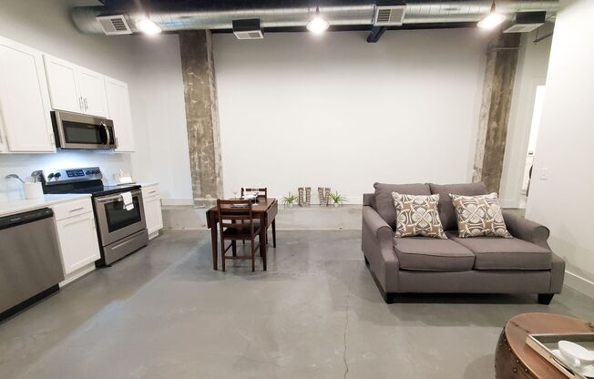 1 bed, 1 bath, 556 sqft, $930, Unit A305