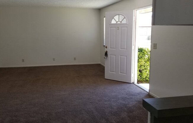 2 beds, 1 bath, 875 sqft, $1,550, Unit #3