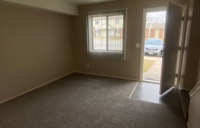 2 beds, 1 bath, 869 sqft, $1,159, Unit 12738A