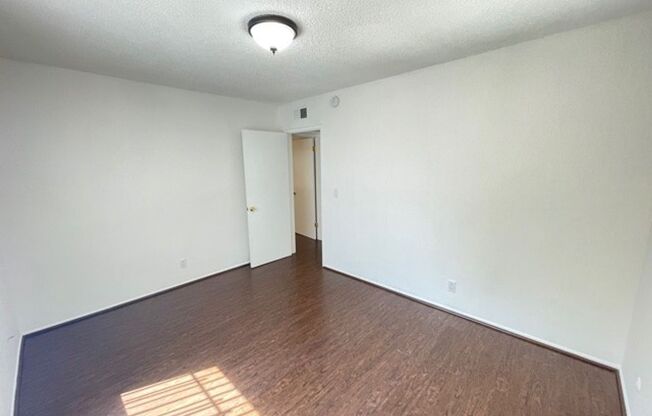 2 beds, 1 bath, 775 sqft, $2,345, Unit 656