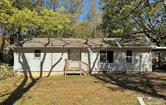 Cozy, Ranch-Style Rental Home Featuring A Large Deck in Woodland Heights