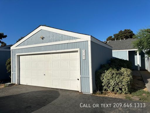 5575 TREE SWALLOW CT