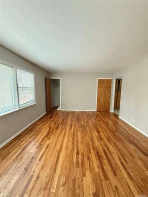 3 beds, 2 baths, $2,500