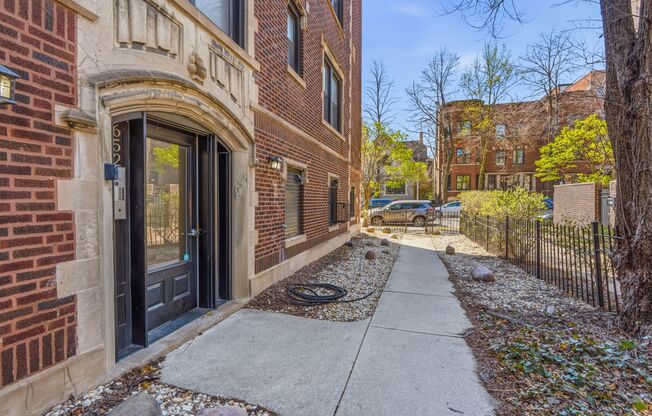 650 W Wellington