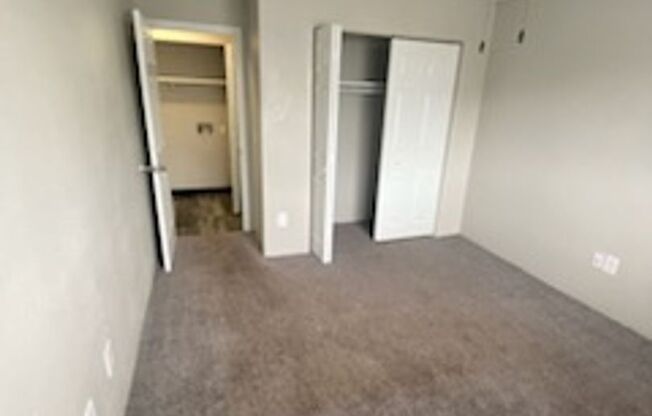 2 beds, 2 baths, 856 sqft, $920, Unit 2726-1210