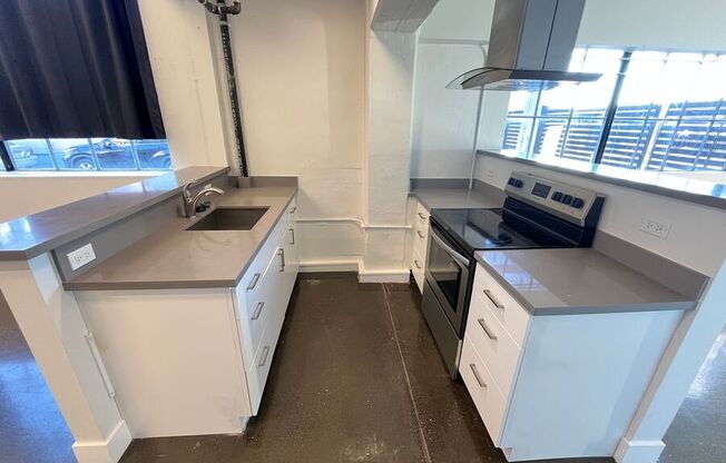 5701 INTERNATIONAL BLVD