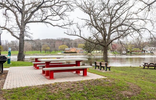 Outdoor area at The View Apartments St Charles, St Charles, IL, 60174