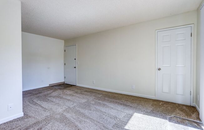 1 bed, 1 bath, 543 sqft, $1,295, Unit 13