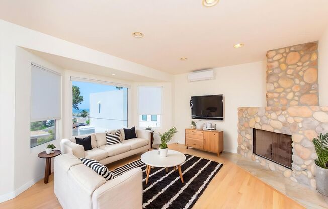 Contemporary 3 Bedroom/2 Bath Home With Ocean Views in Ocean Beach!