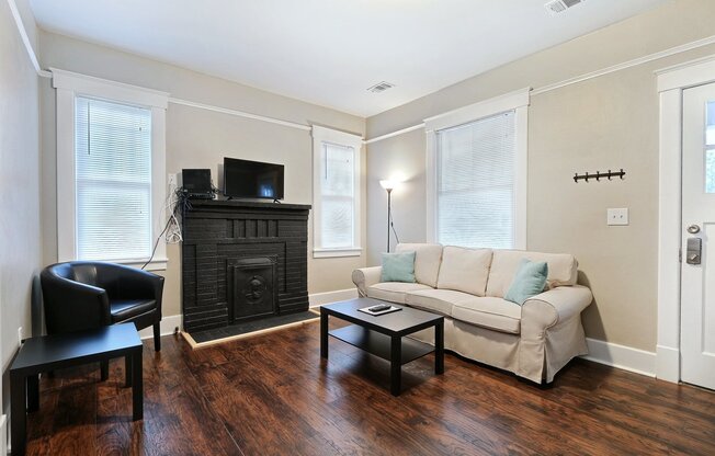 Large Downtown 3BR/2BA House For Rent Walking Distance to Daffin Park