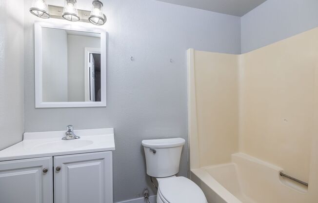 Studio, 1 bath, 650 sqft, $1,095, Unit 37