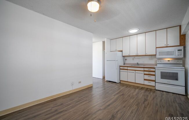 $2200 /1 Bed / 1 Bath /  1 Parking in Keeaumoku