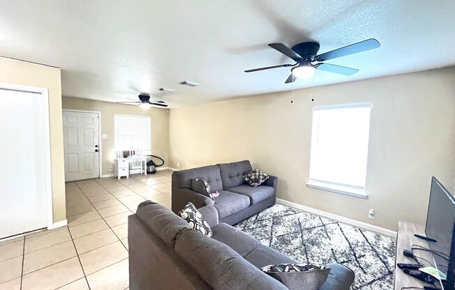 3 beds, 2 baths, $1,895