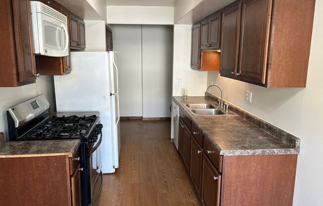 2 Bedroom Condo in Bloomingdale