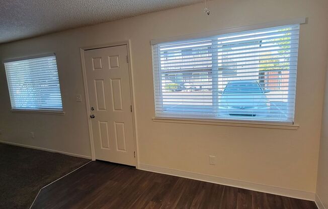 2 beds, 1 bath, 750 sqft, $1,700