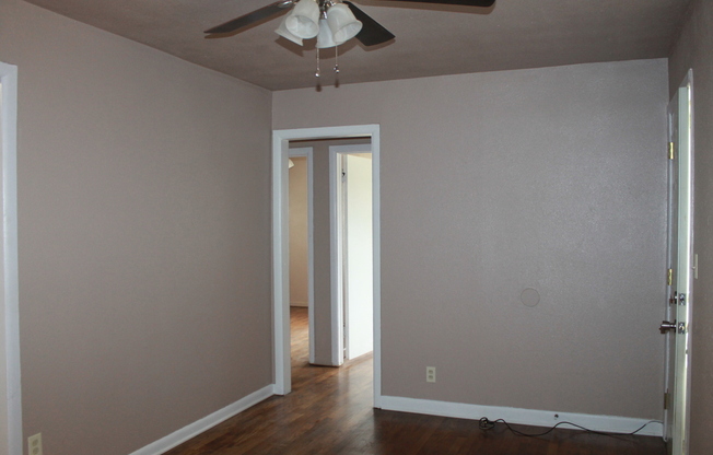 2 beds, 1 bath, $825